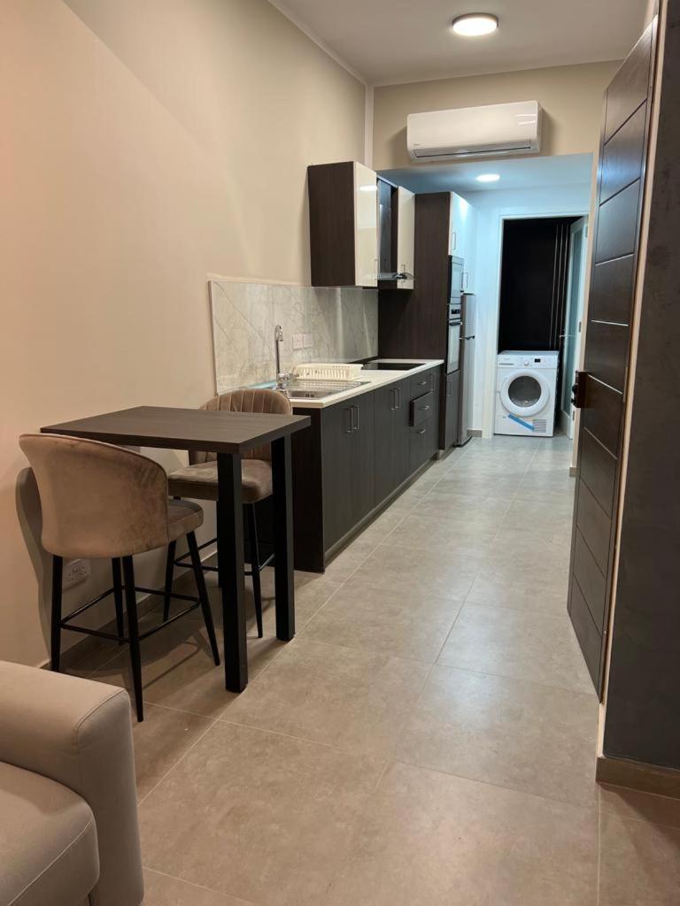Stresa Court Apartment Saint Julian's